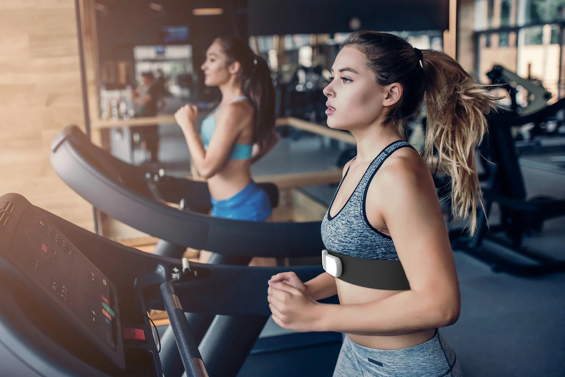Woman training at OmniFlex Fitness